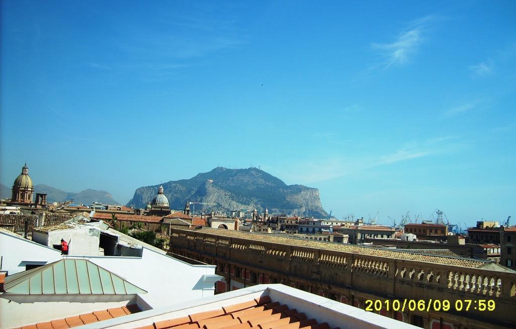 La Terrazza Di Massimo Apartment Palermo Room photo